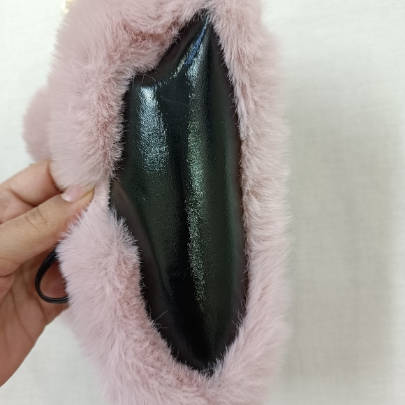 Sold🚫Fur sling bag for girls - Picture 5 of 5